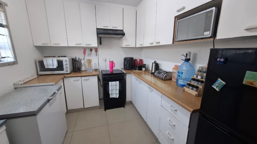 3 Bedroom Property for Sale in Lentegeur Western Cape